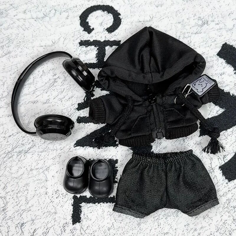 Tenue Labubu 17 cm – Ensemble Streetwear Noir avec Hoodie Zippé, Short, Casque et Chaussures – Image 2