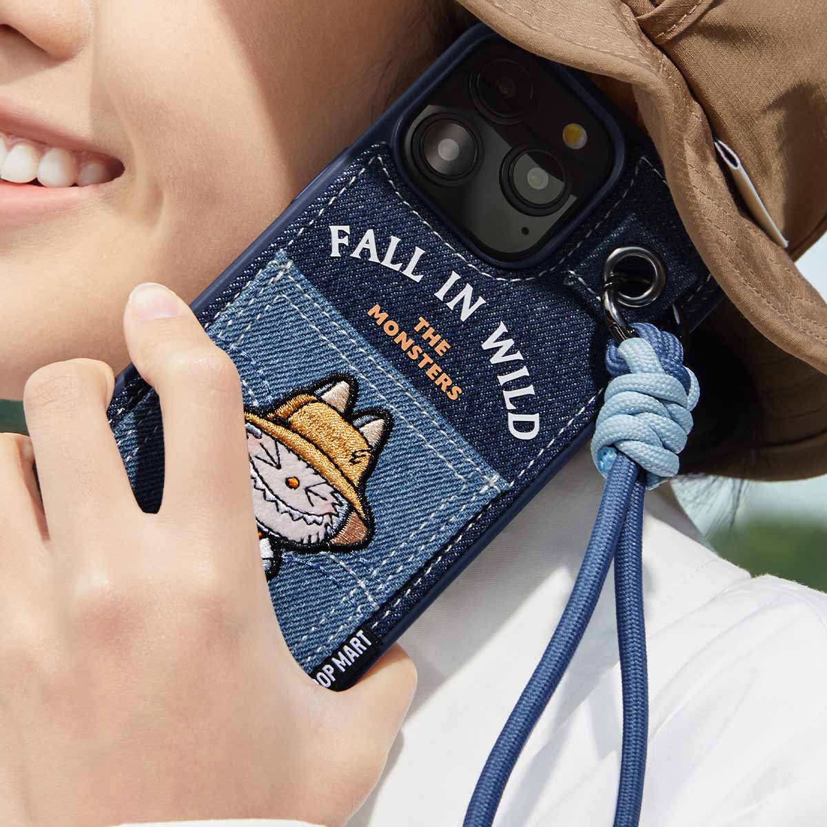 Coque Labubu Fall In Wild avec Lanière | iPhone 14 Pro Max & 15 Pro Max – Image 3