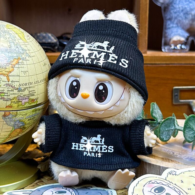 Labubu Black Explorer Élégance et Mystère