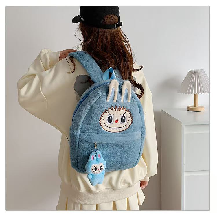 Sac à dos Labubu bleu en peluche – Accessoire kawaii avec porte-clés