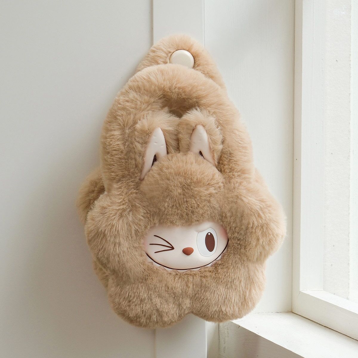 Sac à Dos Kawaii en Peluche Marron – Design Adorable de Lapin – Image 4