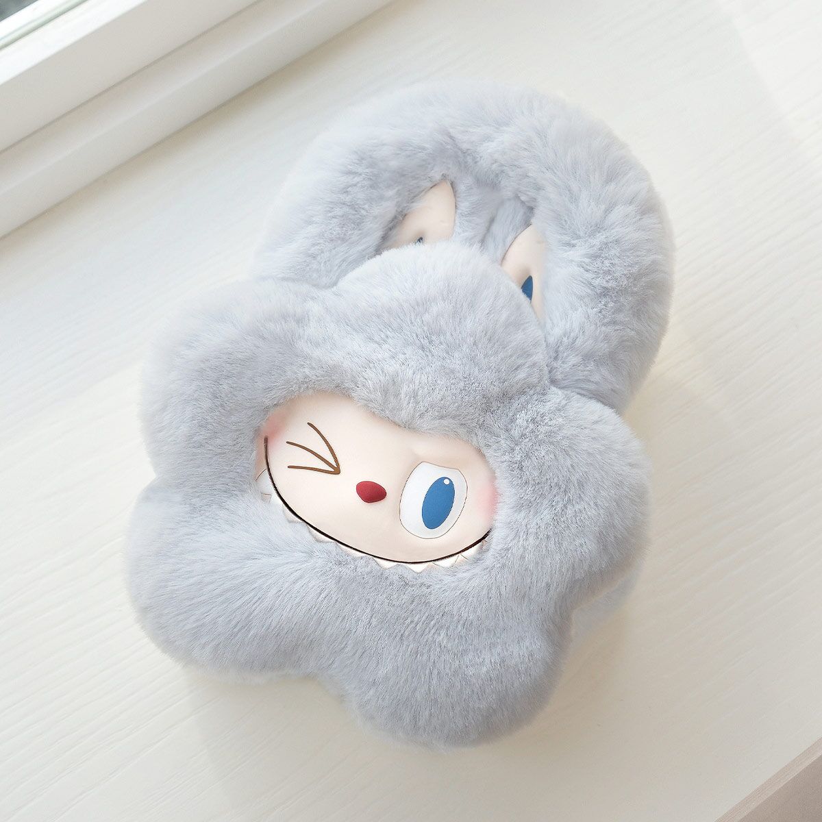 Sac à Dos Kawaii en Peluche Bleu – Design Lapin Doux et Adorable – Image 2