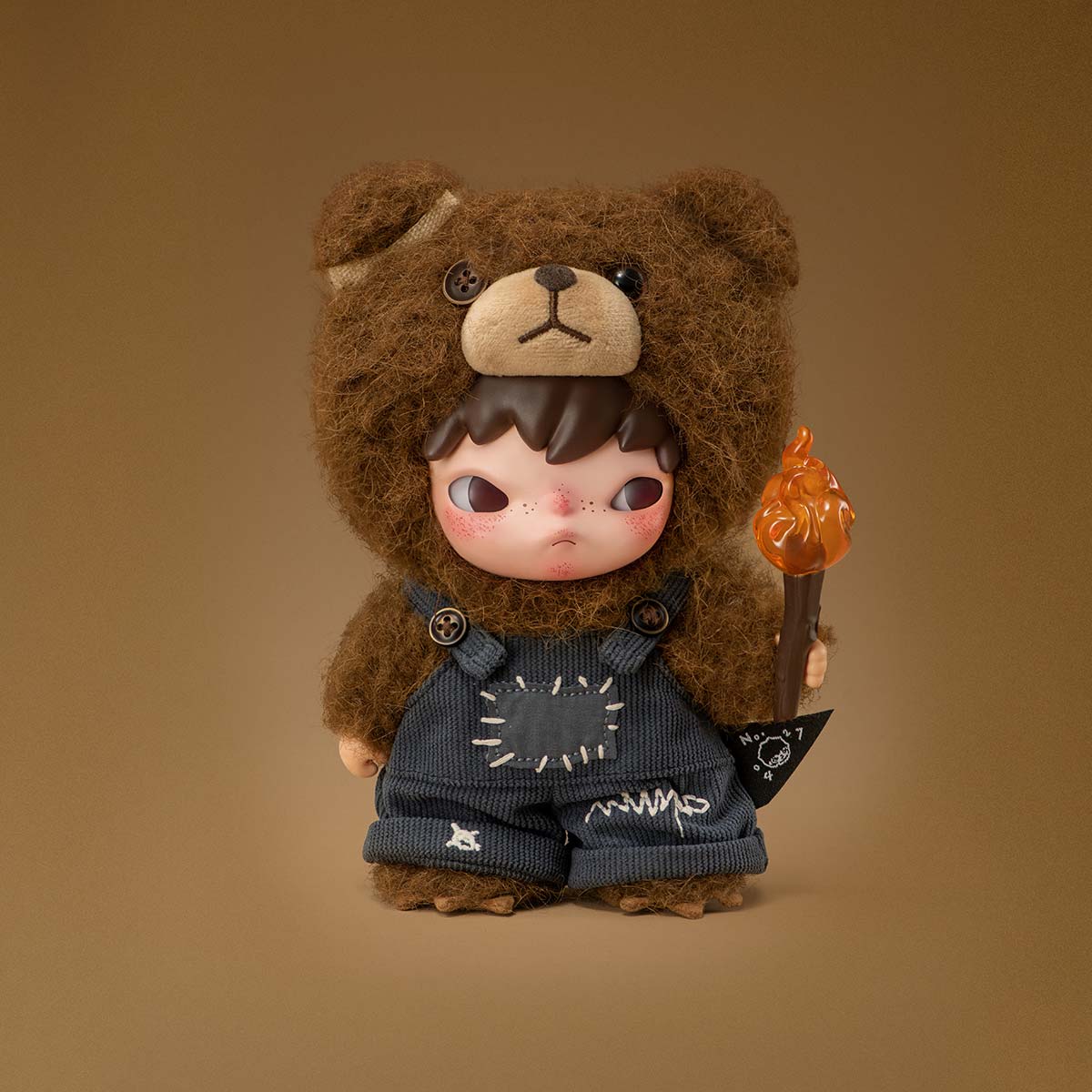 Hirono Living Wild – Fight for Joy Plush Doll | Figurine de Collection Artistique et Design
