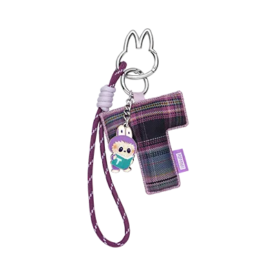 Pendentif Lettre “T” Labubu – Pin for Love Series