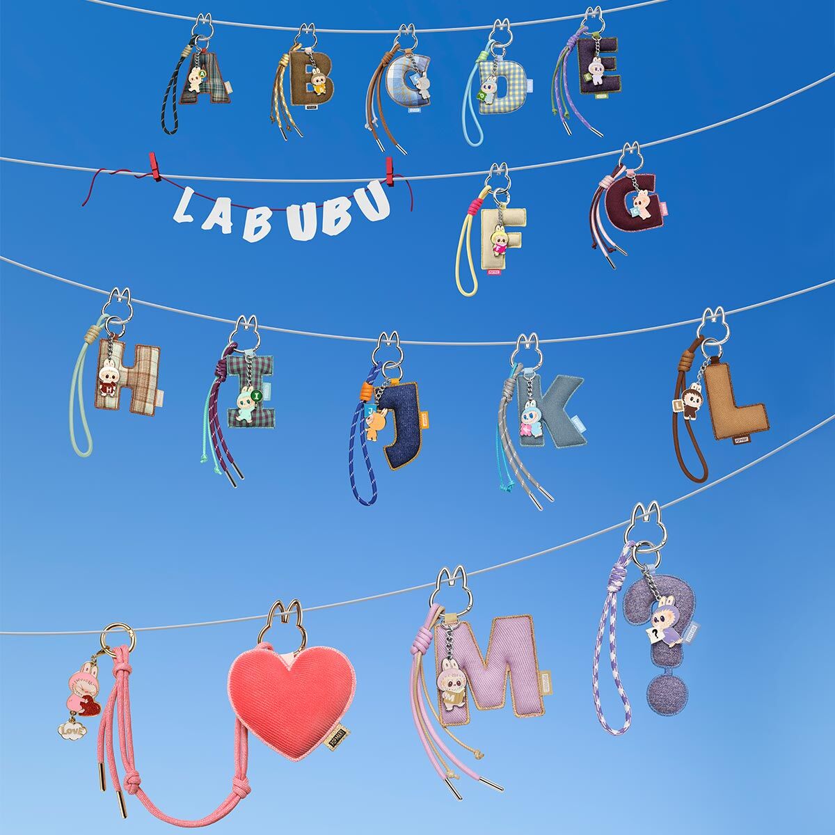 Pendentif Lettre “G” Labubu – Pin for Love Series | Accessoire Collectible Édition Surprise – Image 3